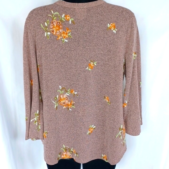 Fig and Flower Anthropolo Pink W/Floral Embroidery Button/Tie up Hi/Lo Top SZ M - Picture 4 of 8